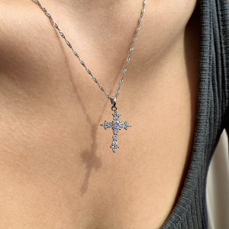 Lisette cross necklace silver