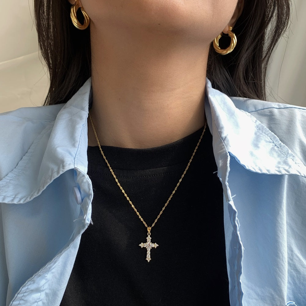 Lisette cross necklace gold